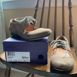 Indigo by Clarks Suede shoes - Size 7.5